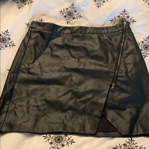 Banana Republic faux leather zipper skirt sz8